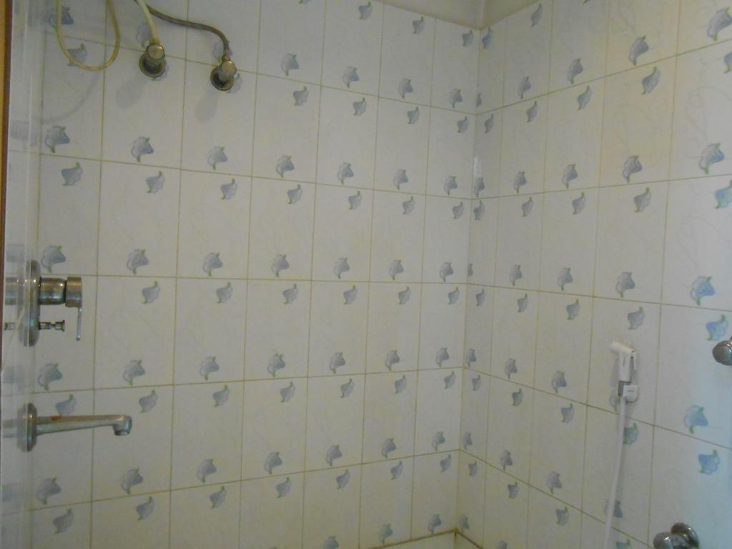 Kings Crown Salt Lake Колката Номер фото