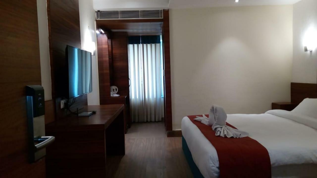 Kings Crown Salt Lake Колката Екстер'єр фото